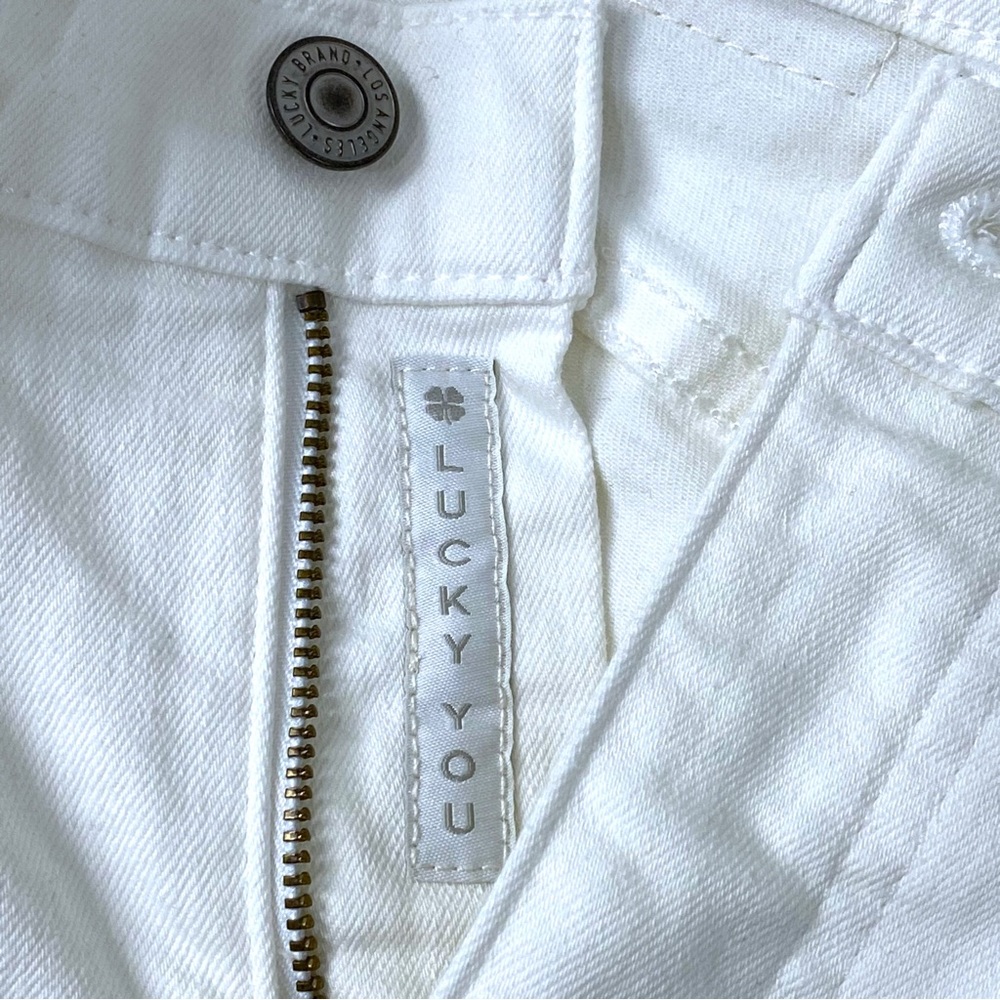 Lucky brand denim.  Women’s skinny full length white denim pants.